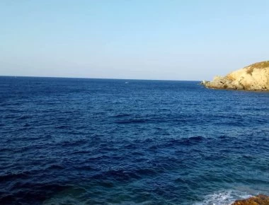 Πώς θα καταλάβετε πως μια θάλασσα είναι μολυσμένη;